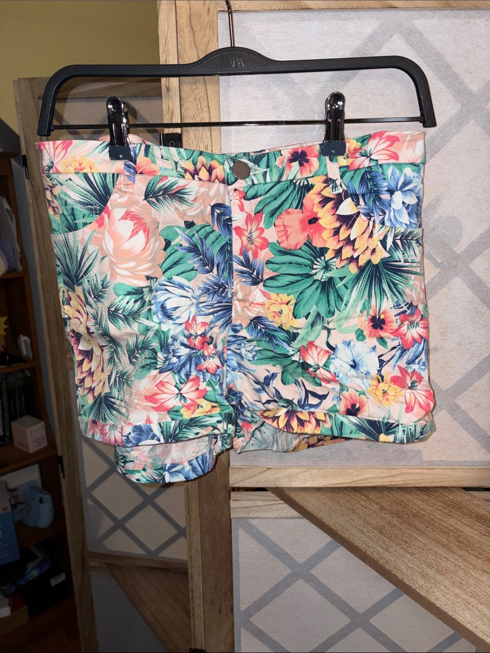 Tropical Floral Women’s Jean Shorts - Multicolor